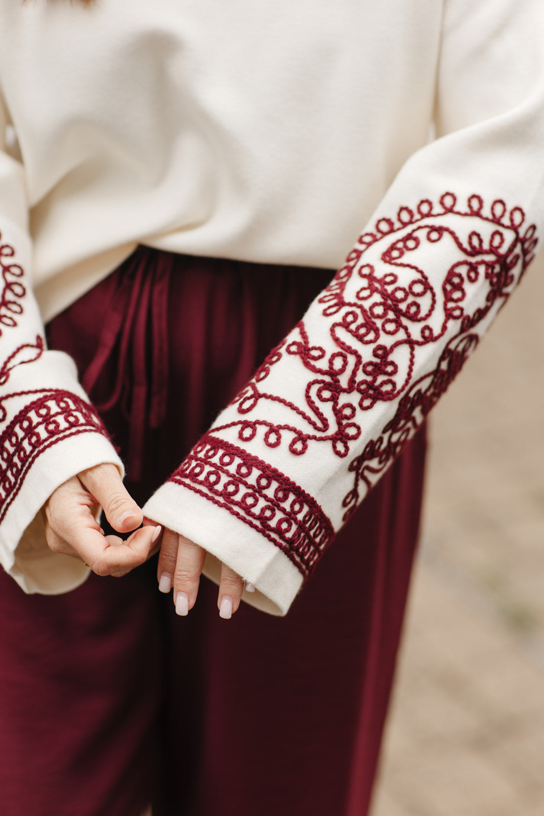 Wintertrui dames – gebreide trui met fijne borduursels en cosy comfortabele pasvorm
