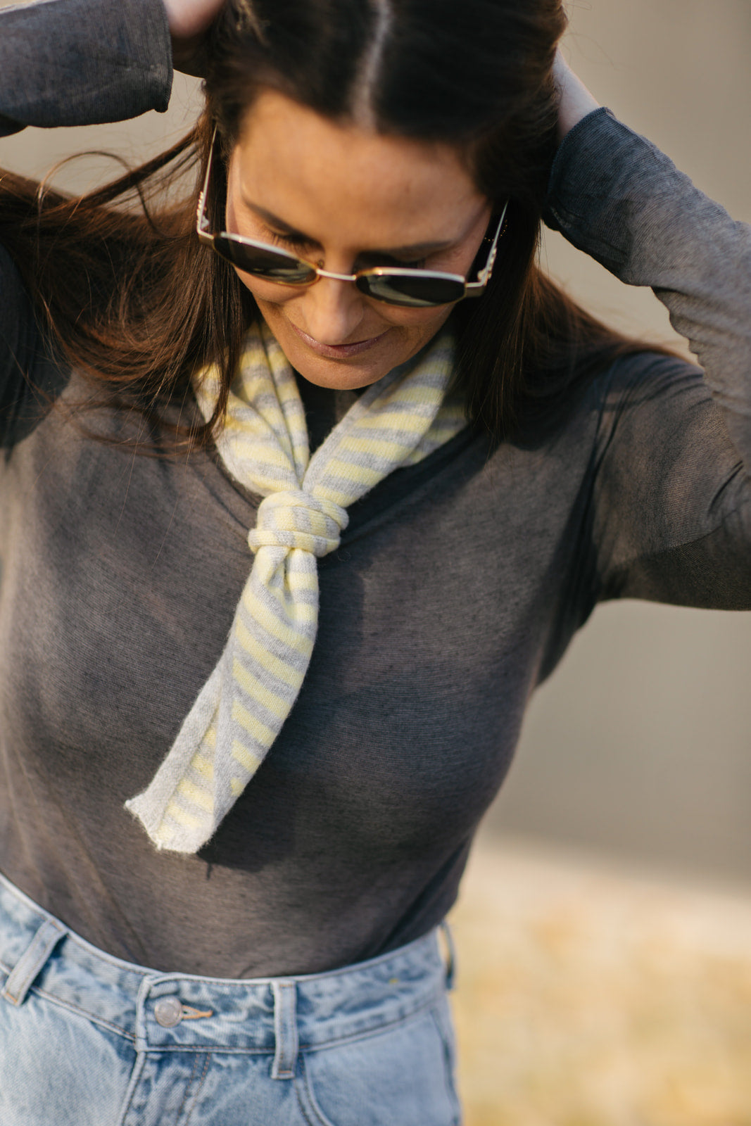 Trendy gestreept knit sjaaltje geel/grijs - My Dressing