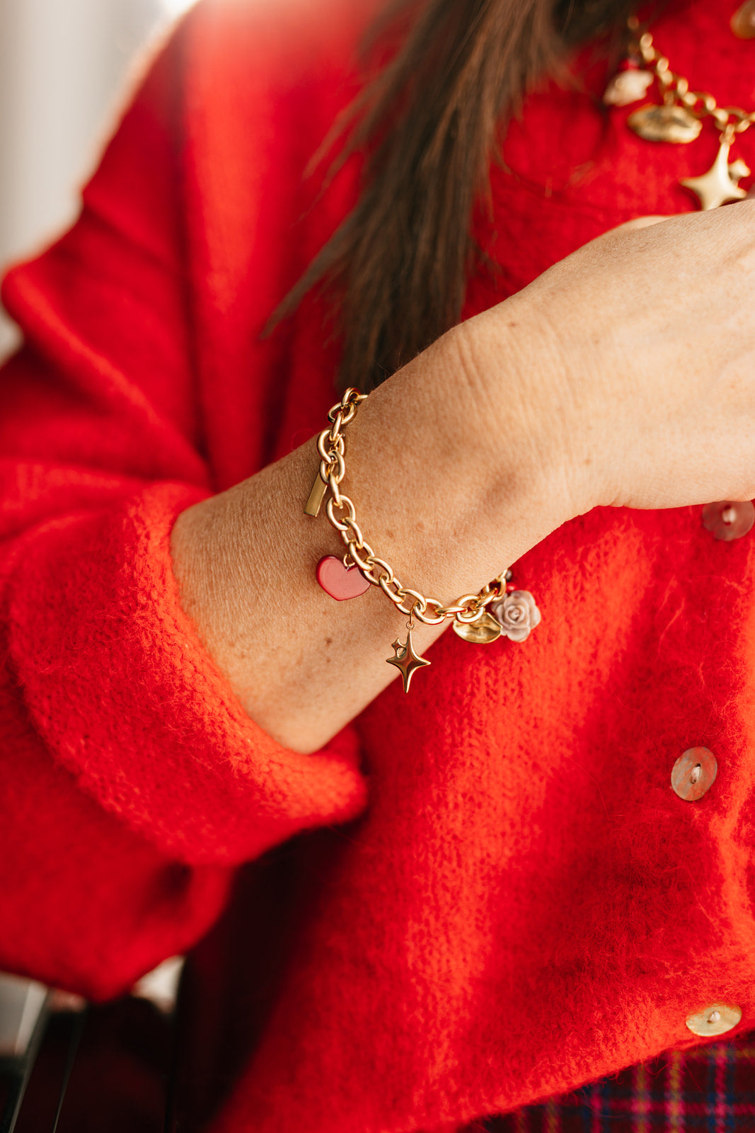 Charm armband rood/goud