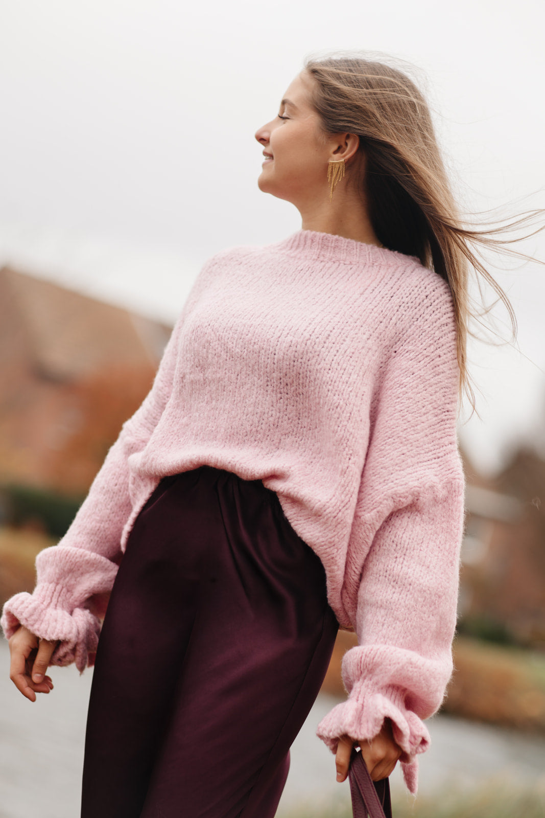 Casual chic look met satijnen maxi rok