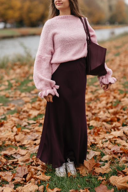 Lange satijnlook rok in plumkleur – vooraanzicht