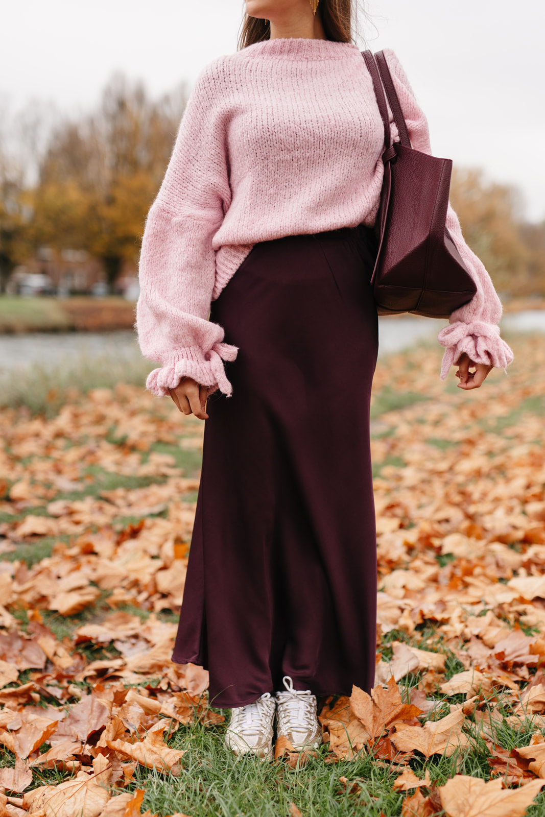 Detail van glans in stof en elastische tailleband