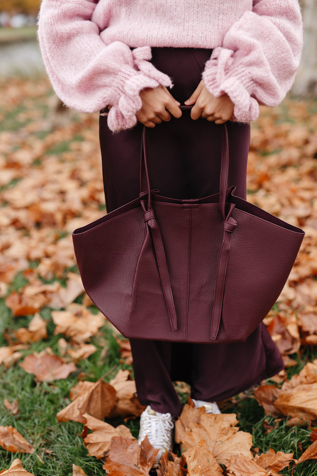 Grote burgundy tas voor dagelijks gebruik