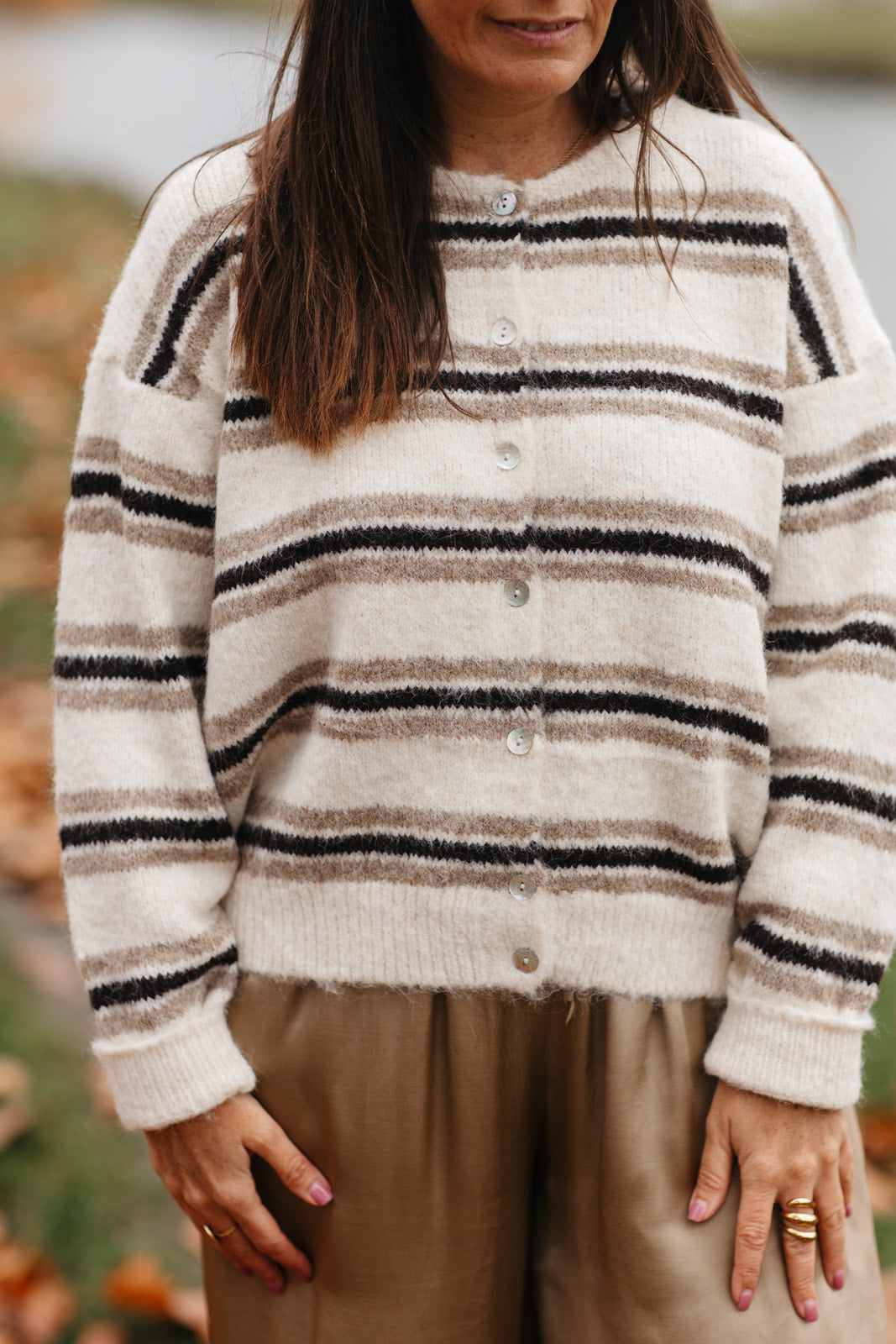 Ecru gestreepte cardigan kni