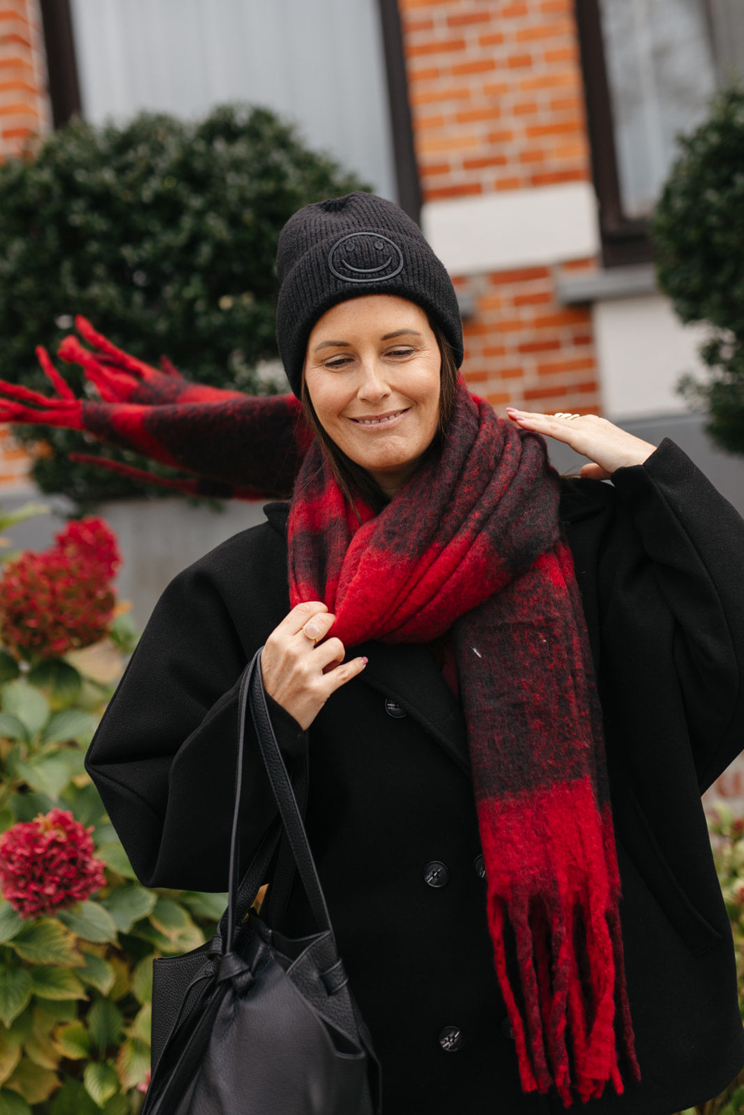 Rode sjaal met kleurblokken – rood, donkerrood &amp;amp; zwart