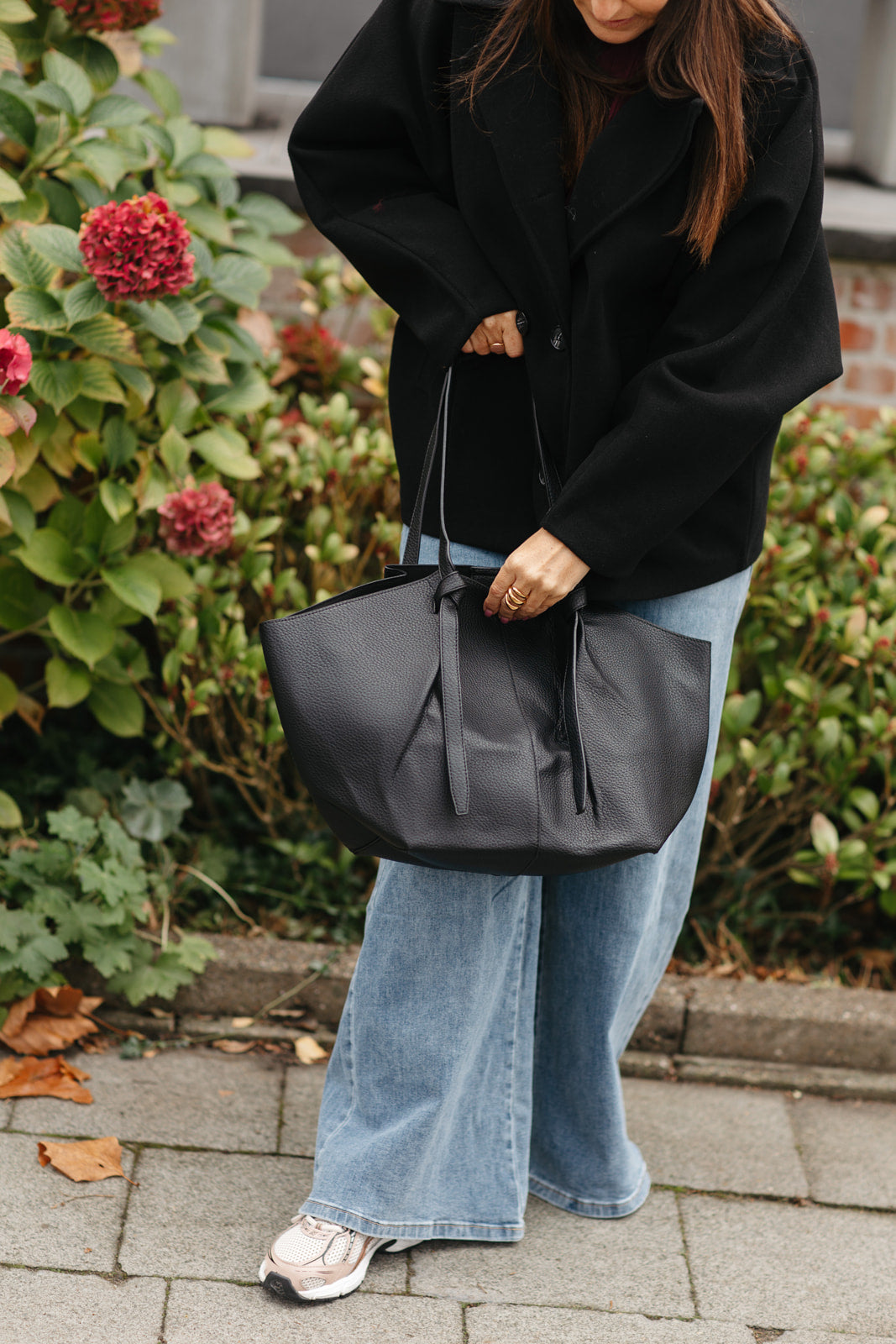 Grote zwarte tas voor dagelijks gebruik