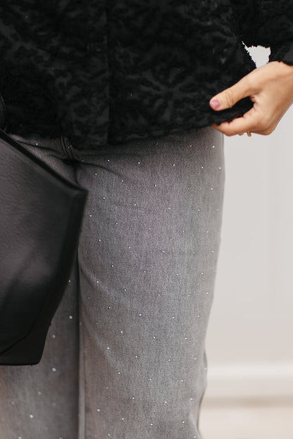 Lichtgrijze wide jeans met steentjes – vooraanzicht