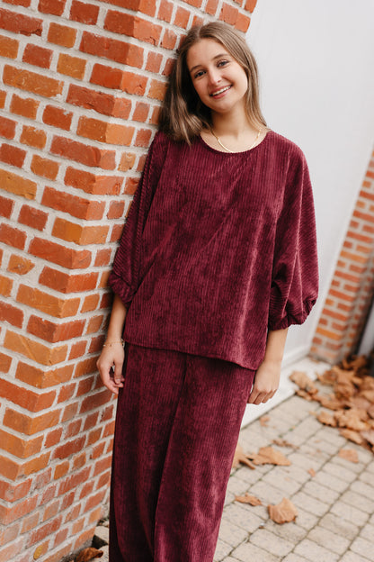  burgundy oversized set met wijde broek en vlindermouwen