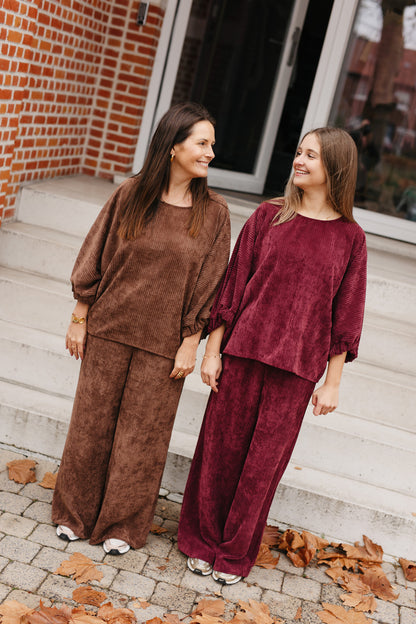 bruine oversized set met wijde broek en vlindermouwen