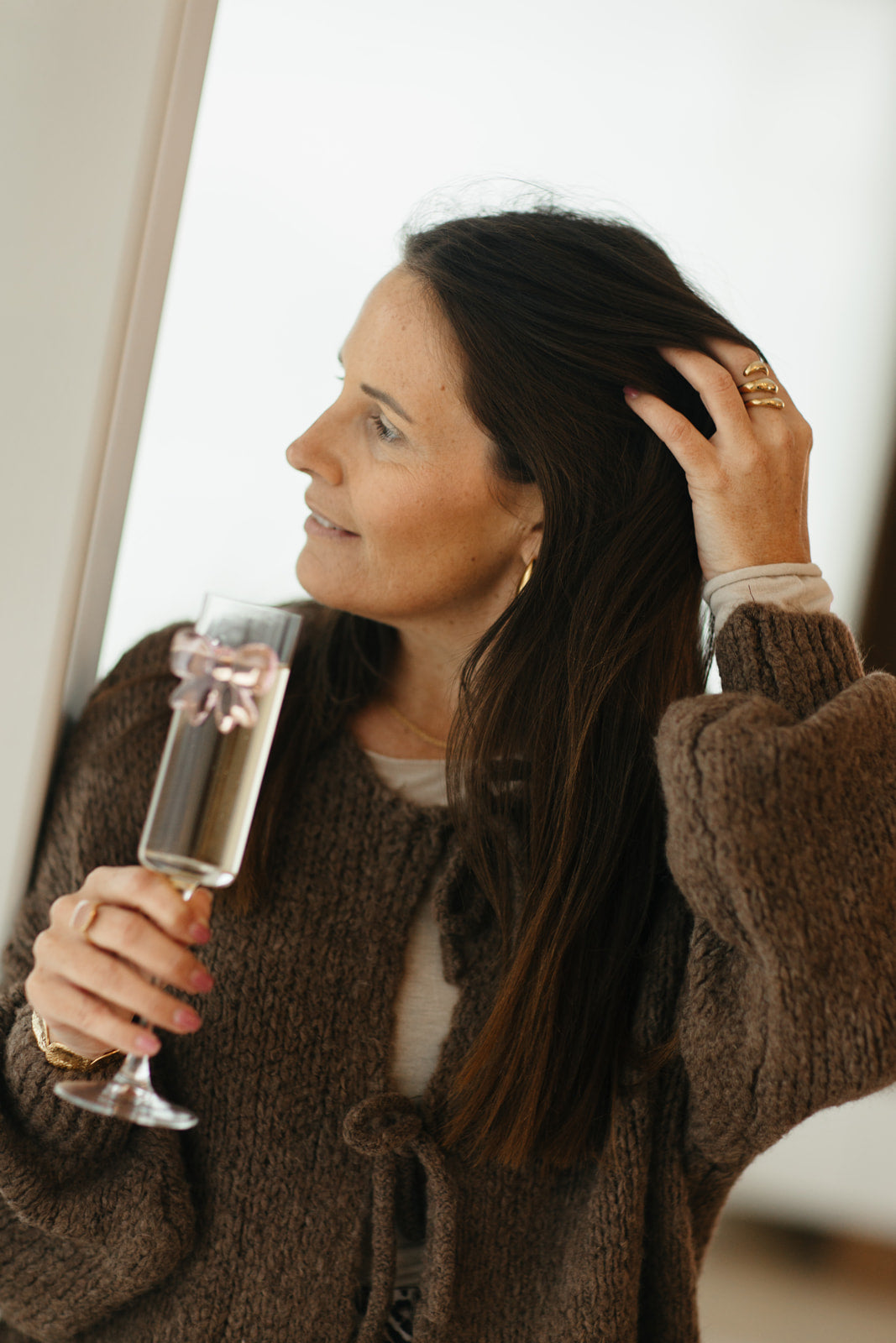 Casual outfit met bruine strikjes-cardigan