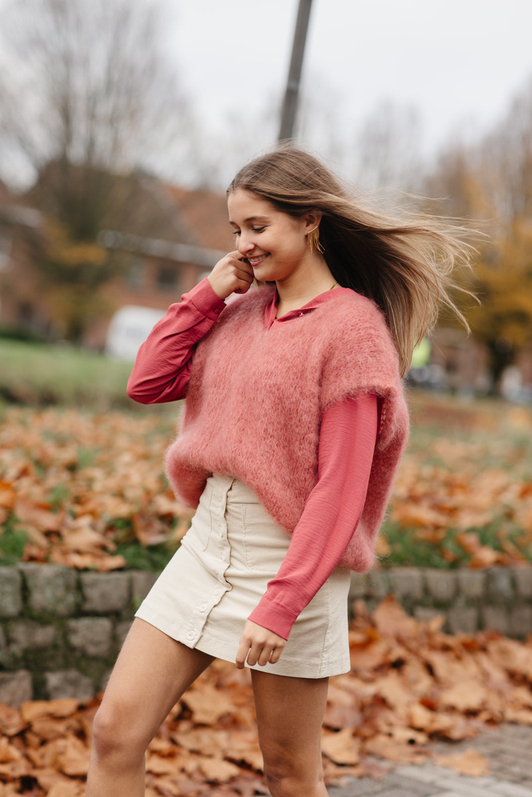 Oudroze blouse met V-hals en kraag